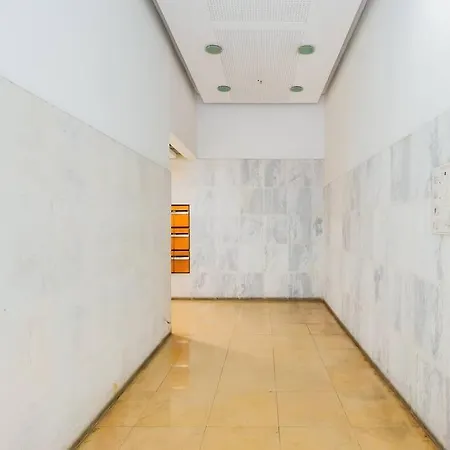 Apartment Hang Your Hat